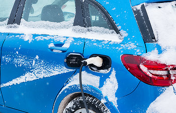 charging an electric vehicle in winter